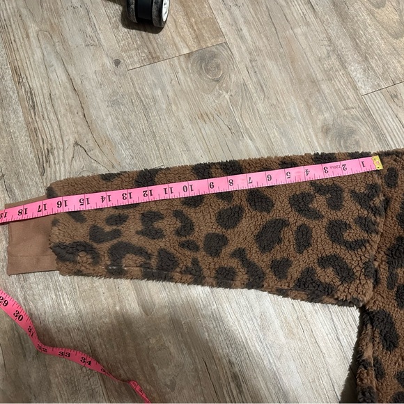 Grayson Threads Long Sleeve, Leopard Print Super Soft Zipper Pull Over - Picture 7 of 7